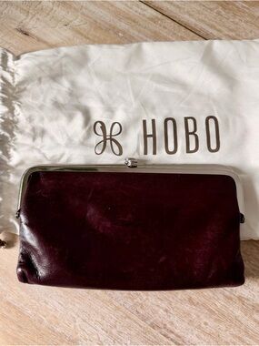 HOBO Leather Kiss-Lock Clutch in Burgundy